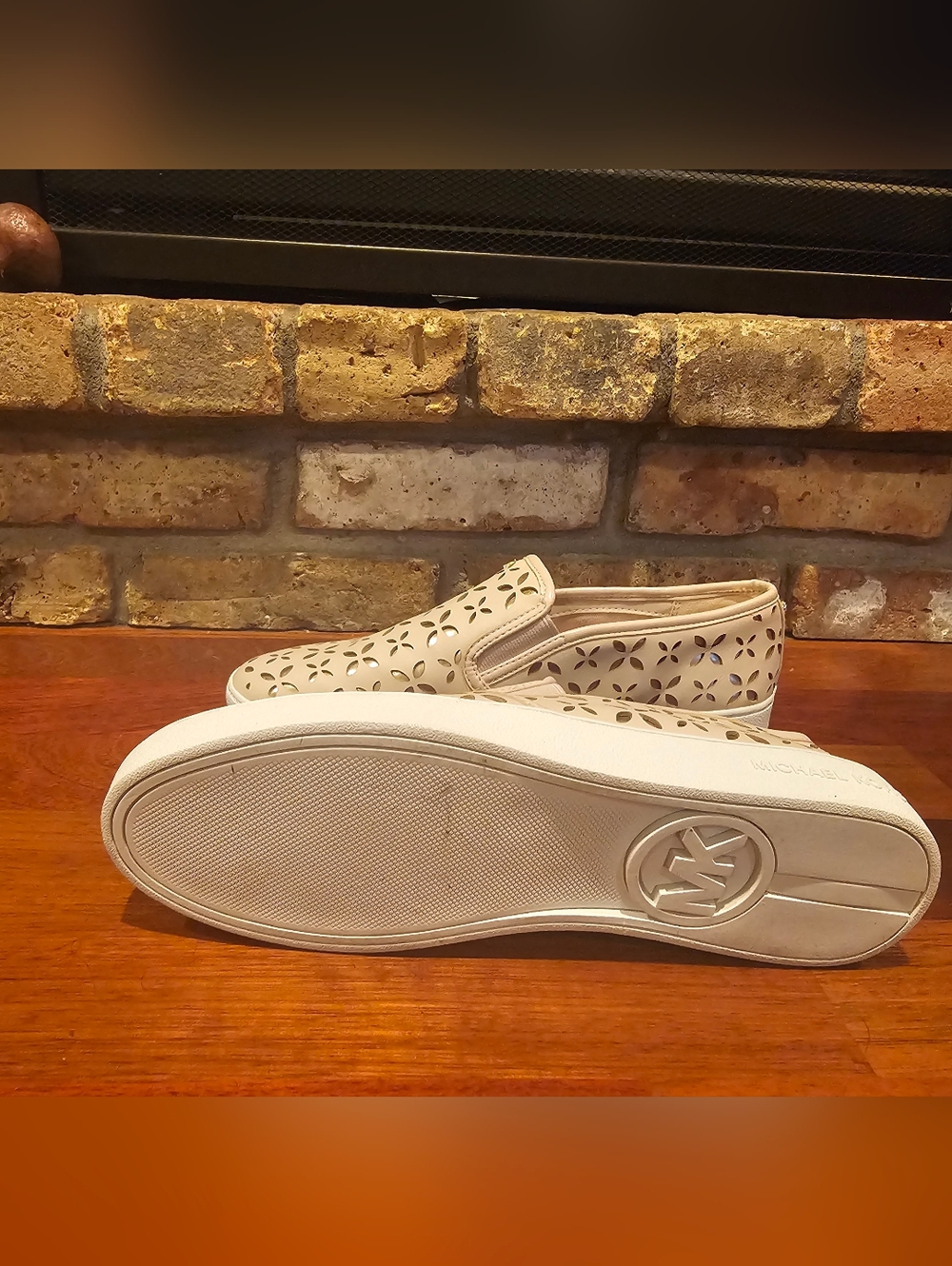 MICHAEL Michael Kors Light Pink Perforated Slip-On Sneakers- New Without Box - Picture 2 of 4